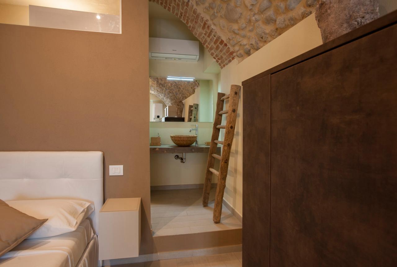 La Bellavita Del Garda Luxury Apartments San Felice del Benaco Bagian luar foto